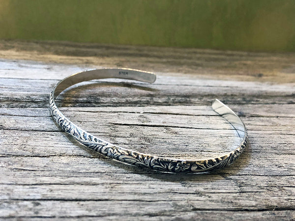 Thin Navajo sterling silver cuff bracelet - stamped RE- vintage –  ziajewelers